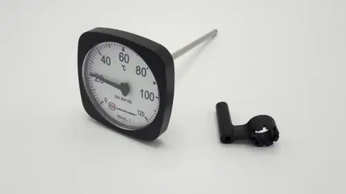 Thermometer mit befestigter Skala von Remeha, zur Temperaturmessung im Bereich von 0°C bis 120°C, mit einem Edelstahlfühler und einer separaten Halterung.